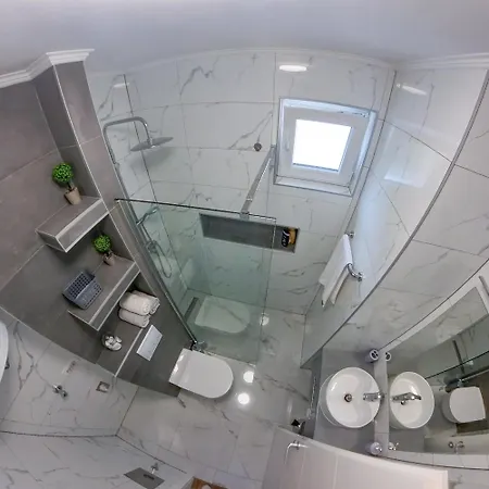 Apartment Paradiso